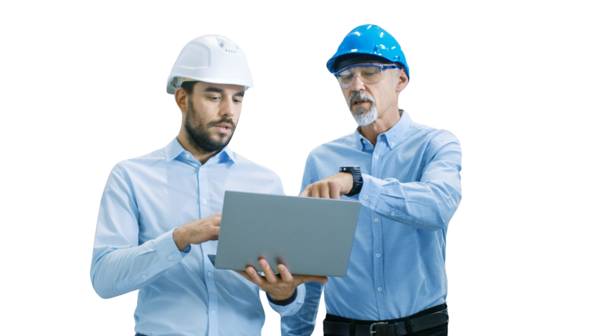 Engenheiros da Construtech analisando um projeto no notebook